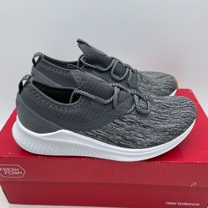 New Balance Women's Lazr Fabric Running Shoe Size 5